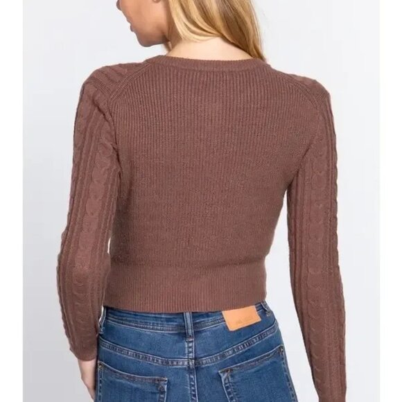 Cable Knit Cropped Sweater - Picture 4 of 6